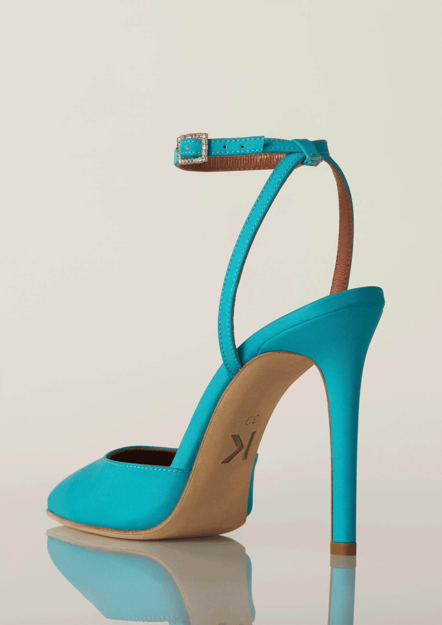 ’’Earhart’’ ocean slingback